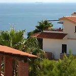 Esmeraldo 3*