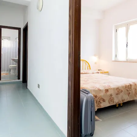 Aparthotel Esmeraldo 3*