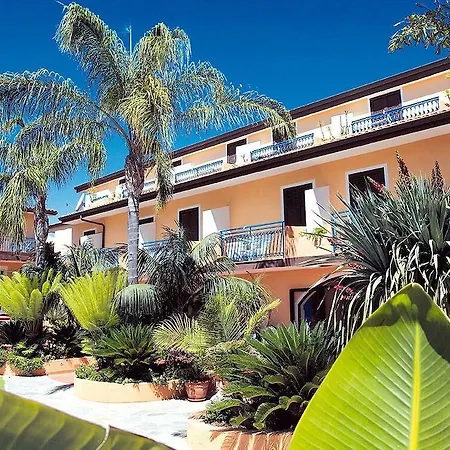 Esmeraldo Aparthotel Capo Vaticano