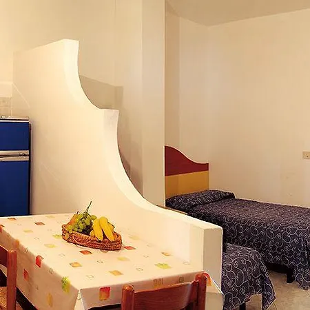 Aparthotel Esmeraldo 3*