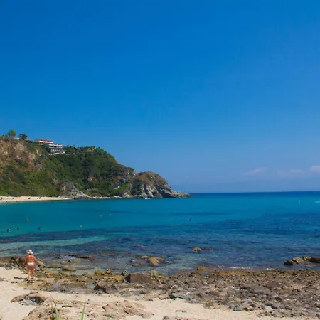 Aparthotel Esmeraldo 3*