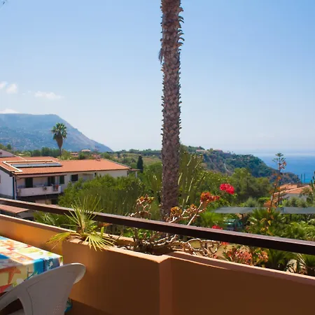 Apartahotel Esmeraldo Capo Vaticano