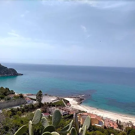 Esmeraldo Apartahotel 3*